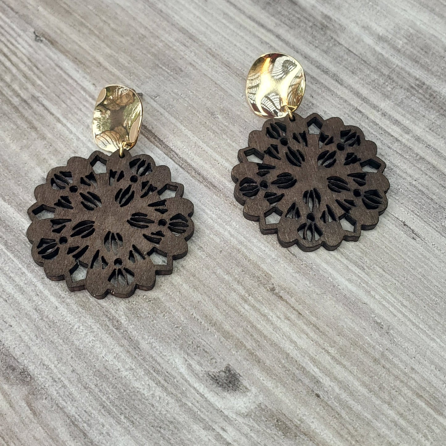 Wooden snowflakes gold tone post costume earrings